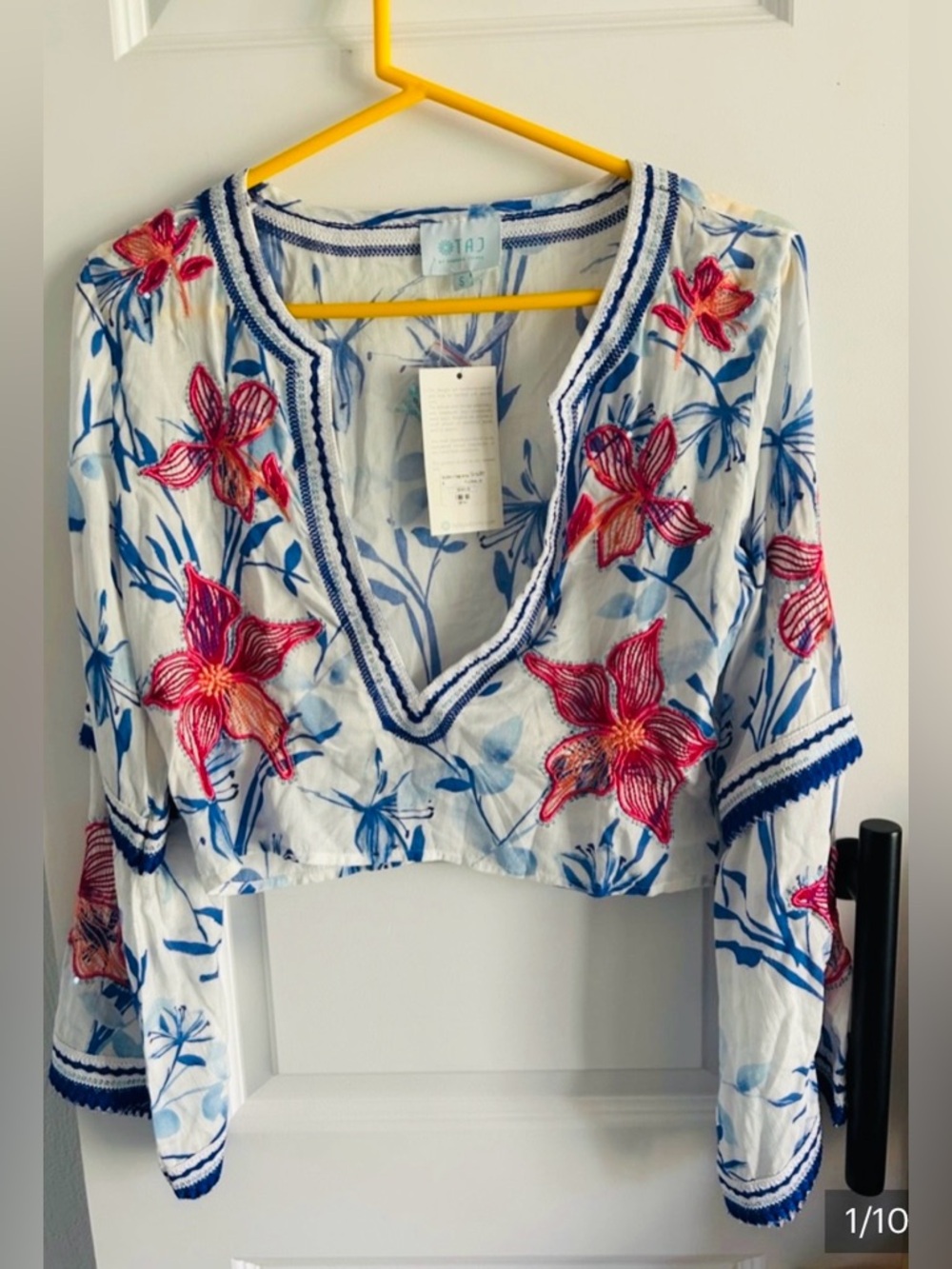 TAJ Palm beach Resort wear Embroidered Floral beaded V-Neck Crop Top Small